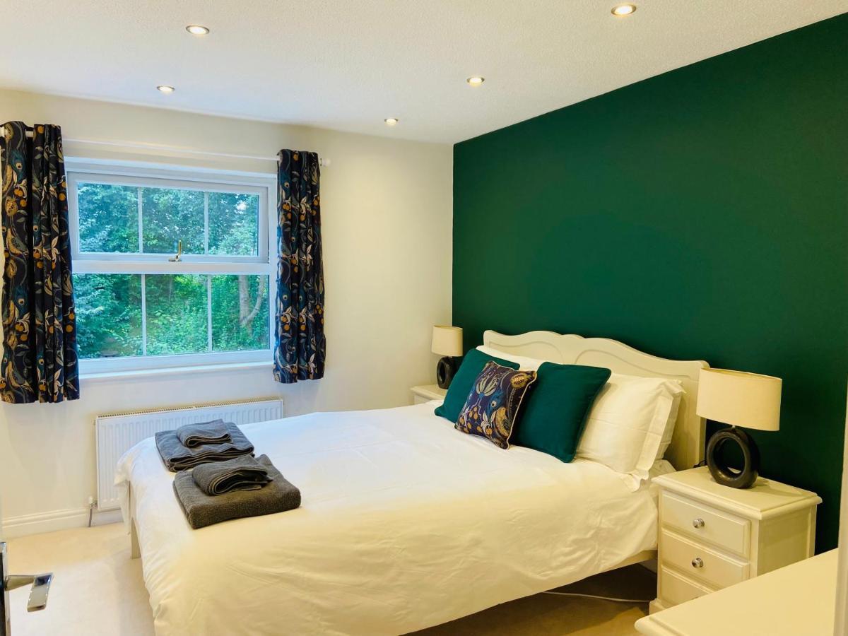 Luxurious 2 Bed House 10 Minute Walk From Station Casa de férias *